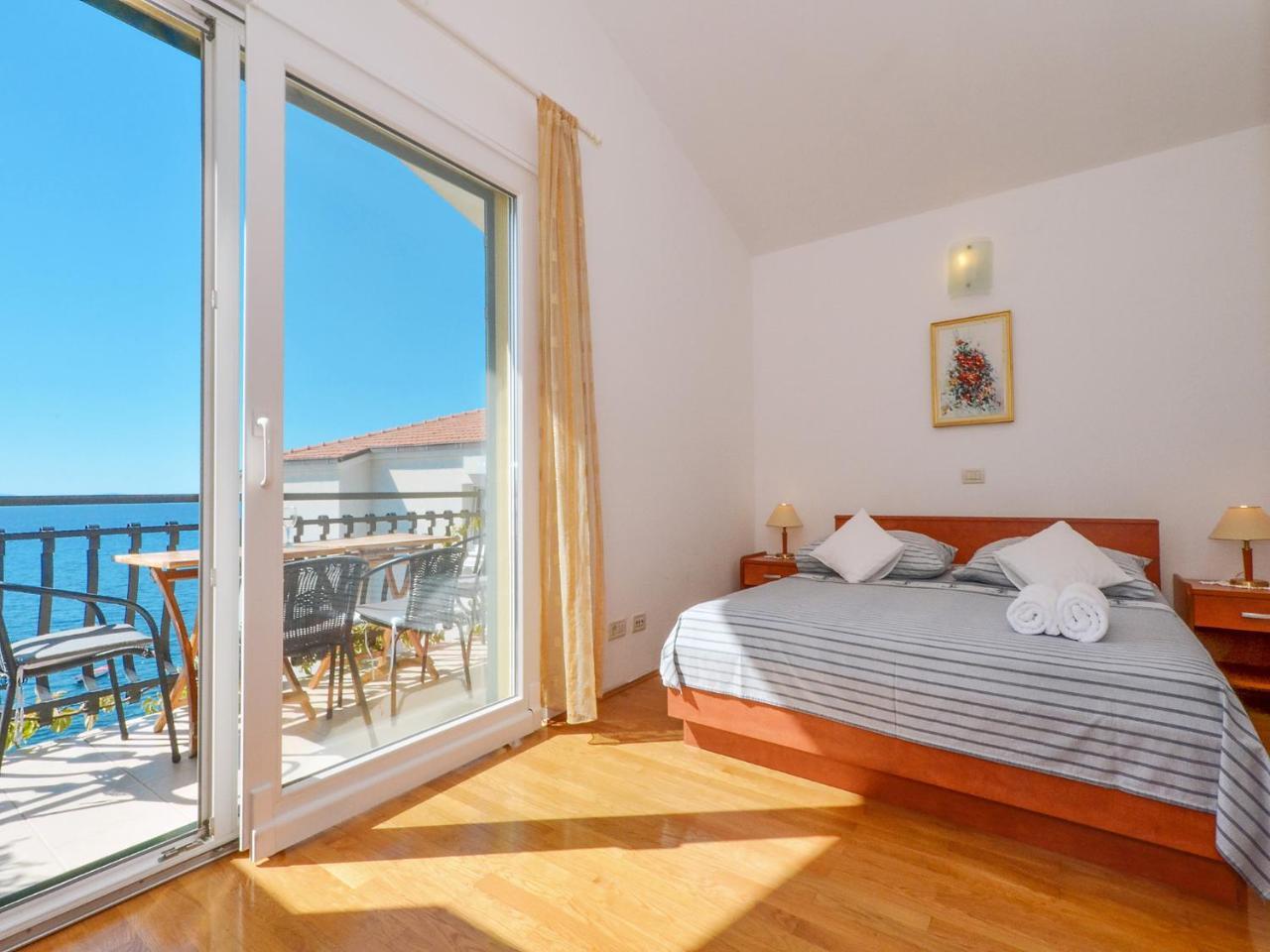 Apartments Nera ポドストラナ エクステリア 写真